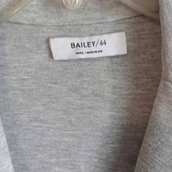 Bailey 44, Gray one button blazer with ruched sleeves. SZ S - Picture 2 of 8